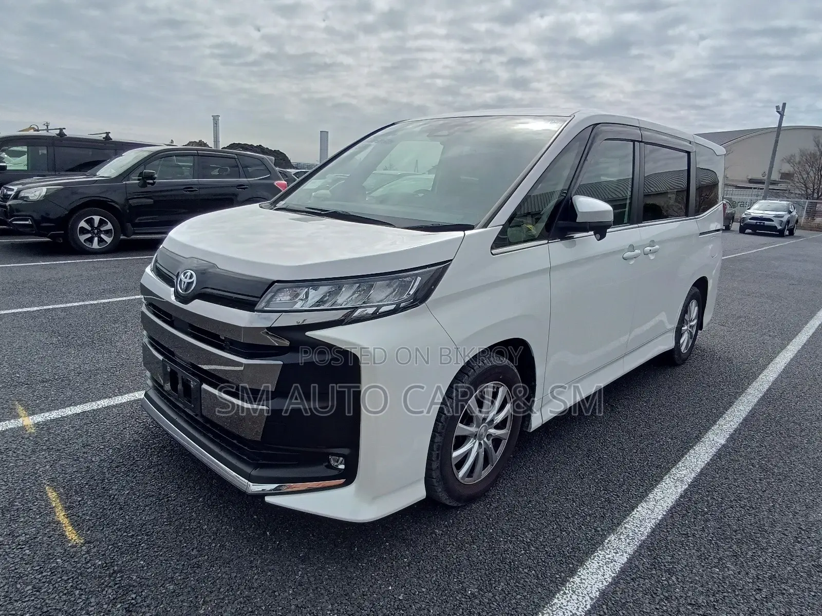 Toyota Noah Non Hybrid SZ Pearl 2022