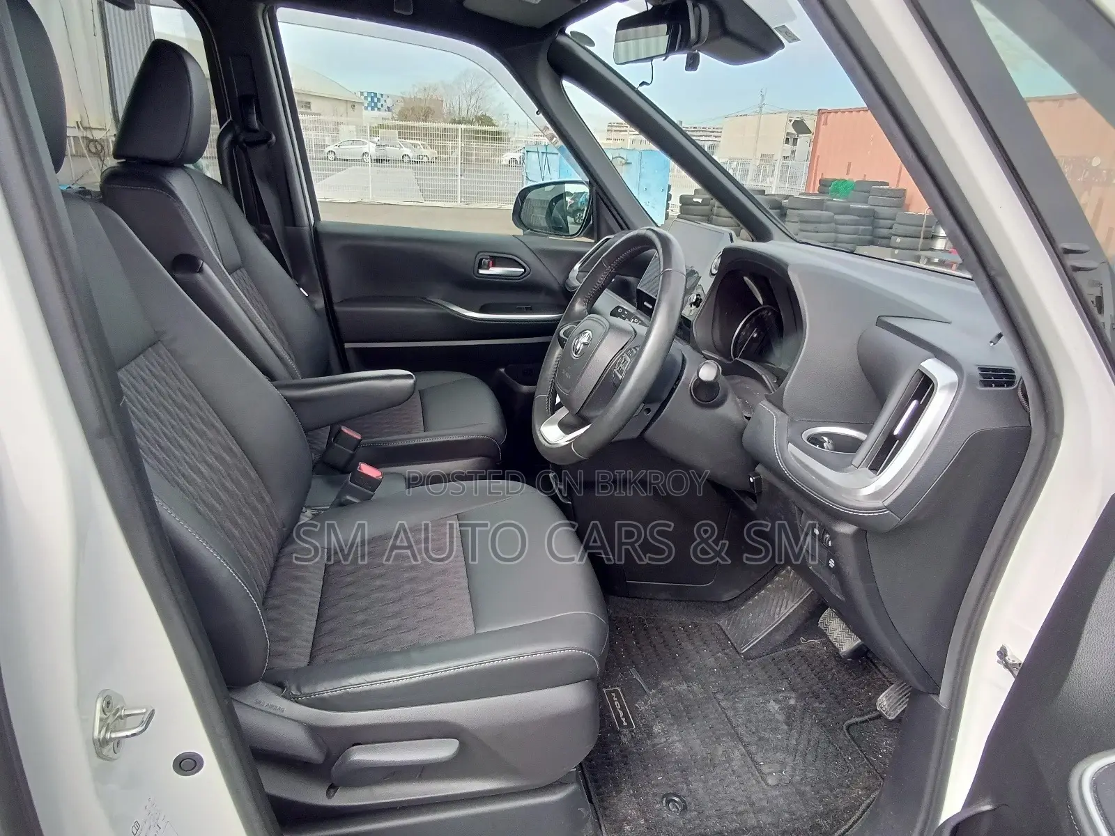 Toyota Noah Non Hybrid SZ Pearl 2022
