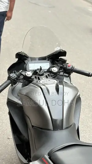 Yamaha R15 2021