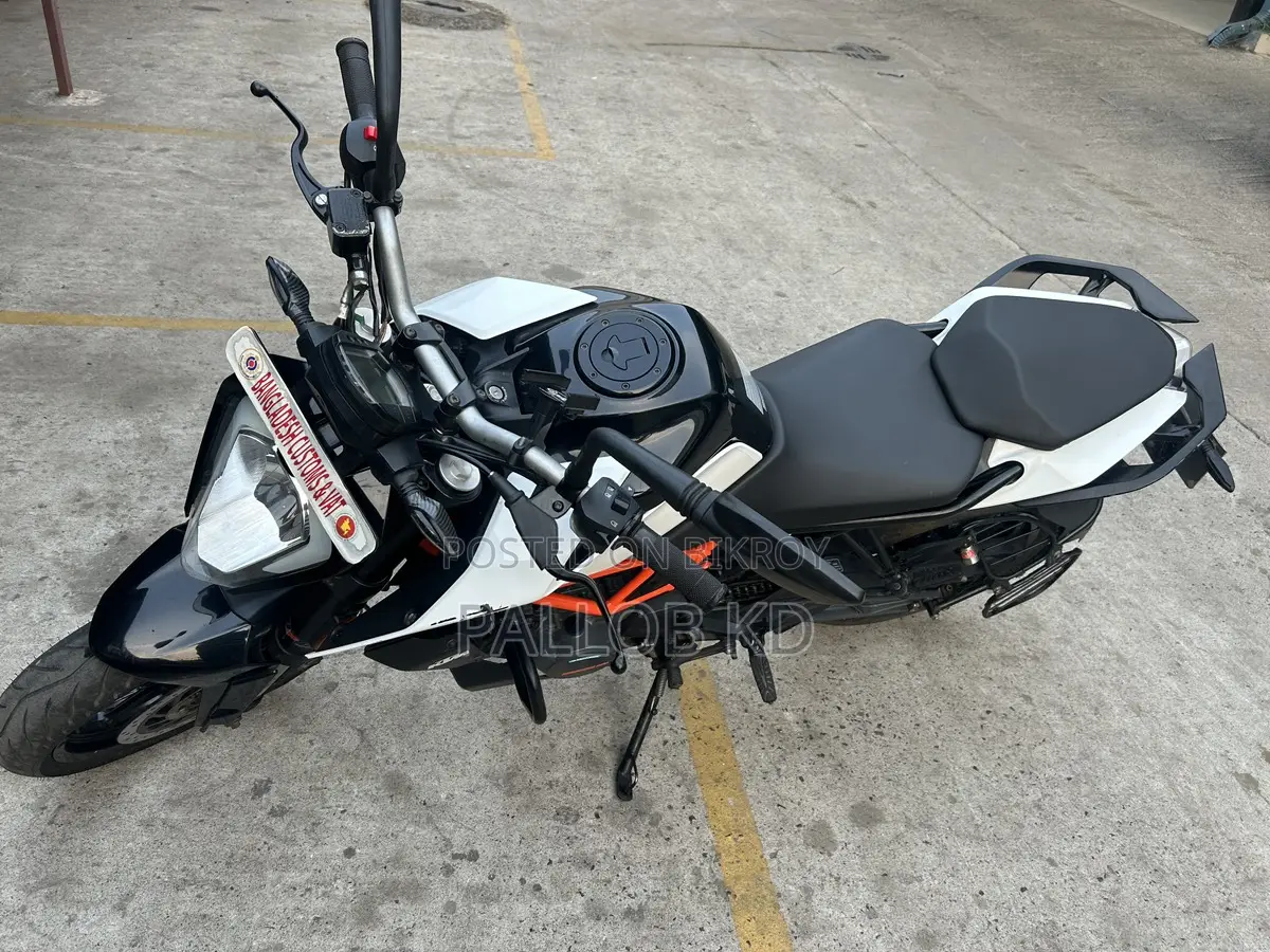 KTM Duke 125 . 2022