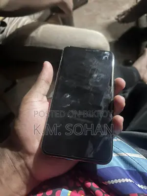 Apple iPhone 11 Pro Max . (ব্যবহৃত)