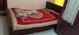 এই খাট বিক্রি করা হবে