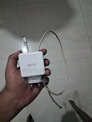 নতুনের মতোই আছে। কোন দাগ নাই। Realme 8 Phn Er Charger 68 Watt
