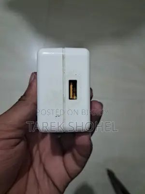 নতুনের মতোই আছে। কোন দাগ নাই। Realme 8 Phn Er Charger 68 Watt