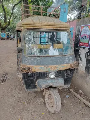 একটা টেম্পু গাড়ি