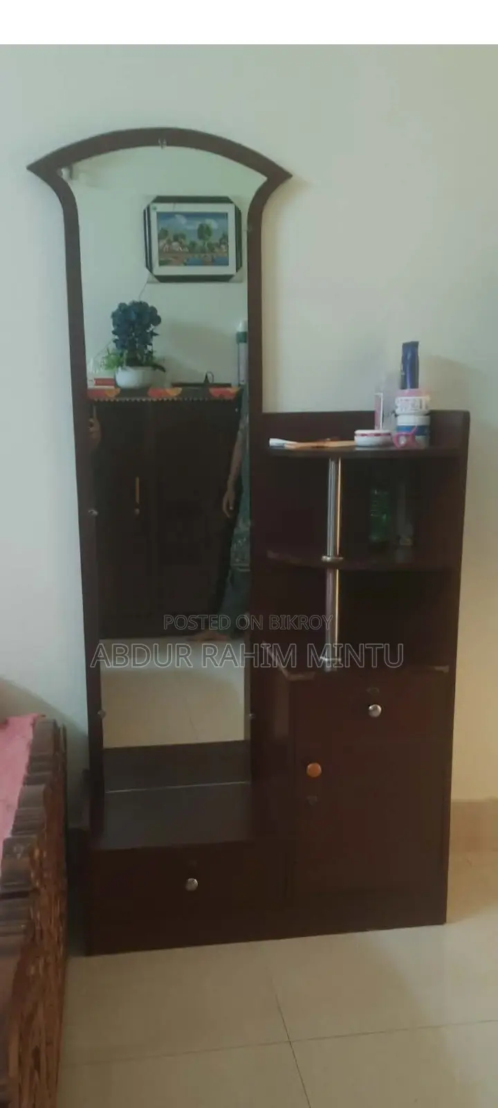 ড্রেসিং টেবিল