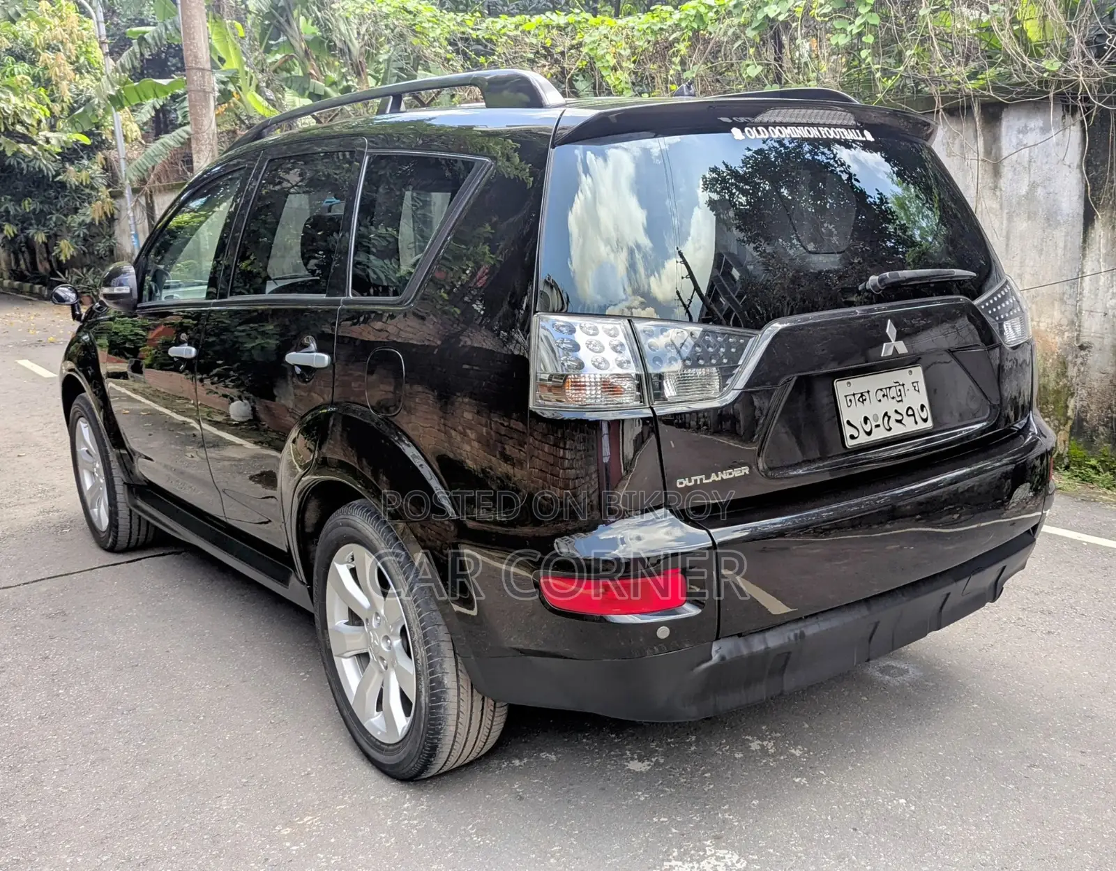 Mitsubishi Outlander Rock Ford & Sun Roof 2011