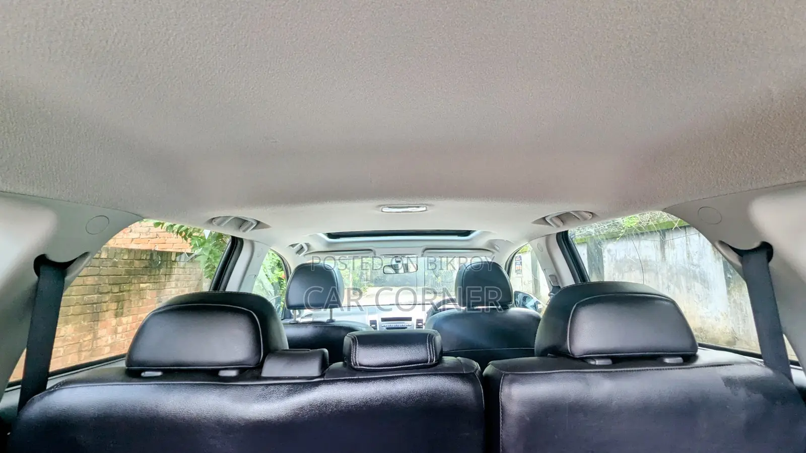 Mitsubishi Outlander Rock Ford & Sun Roof 2011