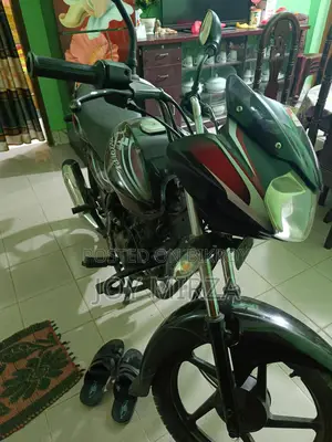 বাজাজ ডিসকভার ১০০ ২০০৫ পিংক