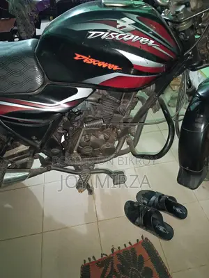 বাজাজ ডিসকভার ১০০ ২০০৫ পিংক
