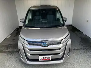 Toyota Noah Hybrid X package 2022