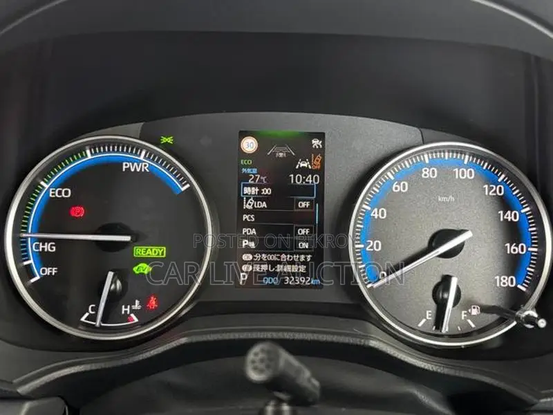 Toyota Noah Hybrid X package 2022