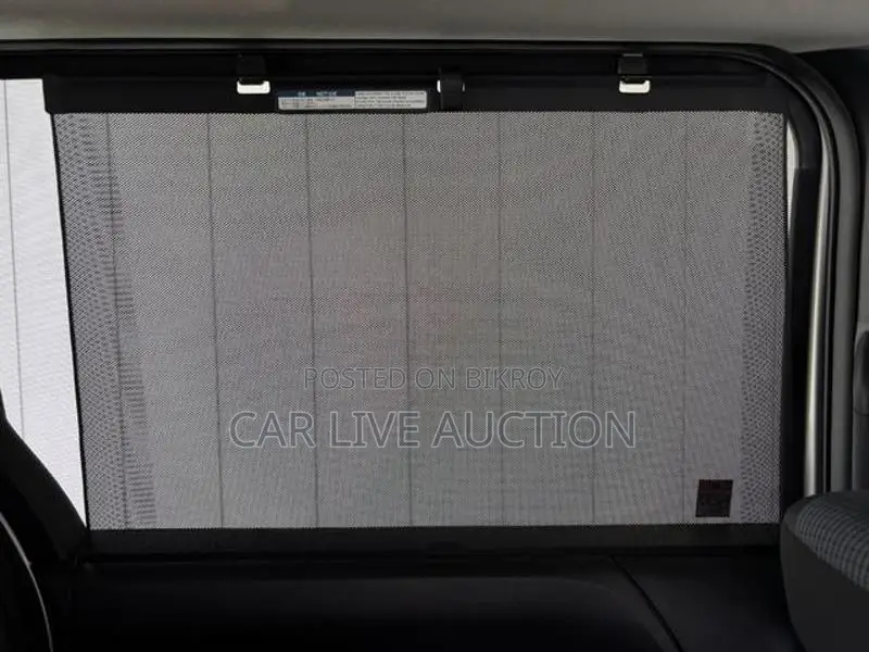 Toyota Noah Hybrid X package 2022