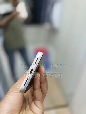 Google Pixel 8 Ram 8.Rom128. (Used)