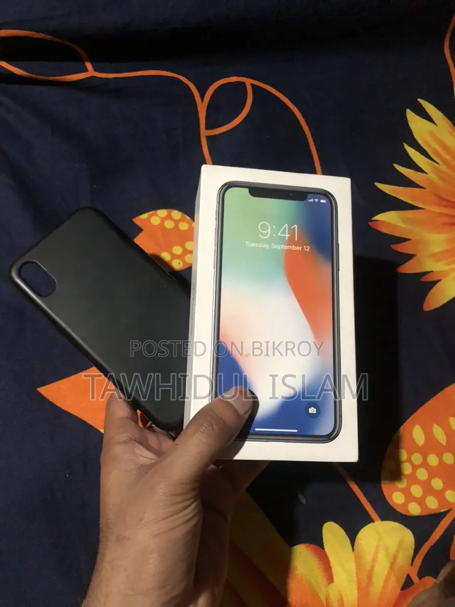 Apple iPhone X (Used)