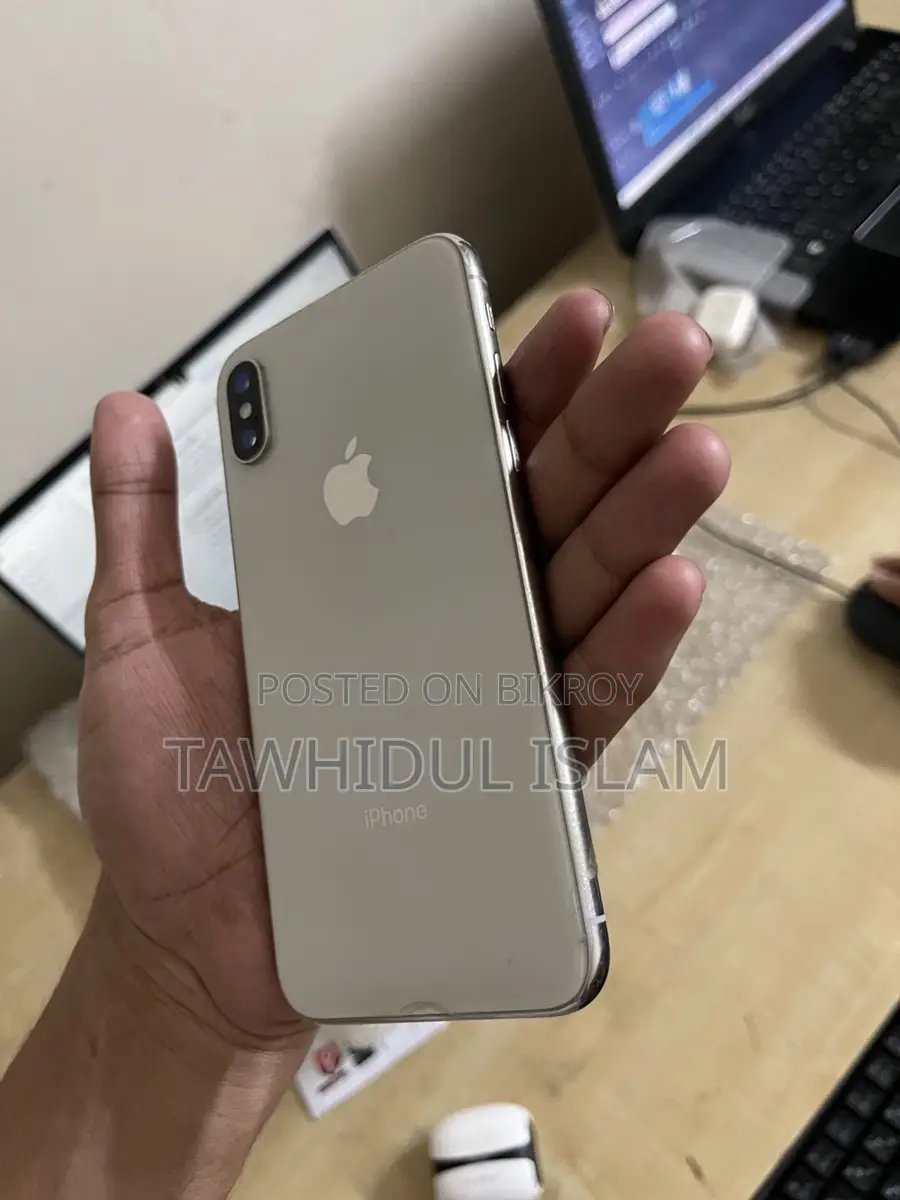 Apple iPhone X (Used)