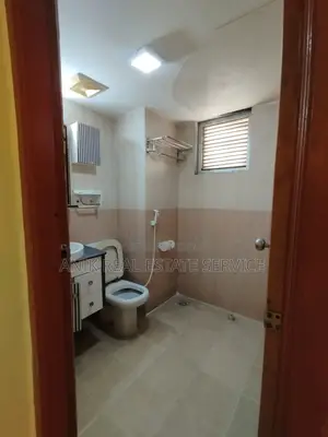 গুলশান ১-এ ৬০০ বর্গফুটের কমার্শিয়াল অফিস স্পেস ভাড়া