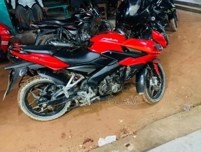 Bajaj Pulsar AS 150 2016