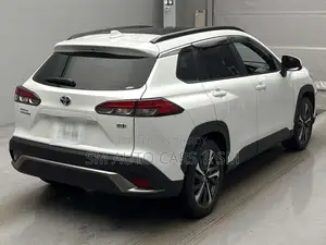 Toyota Corolla Cross Z Pearl Full Option 2021