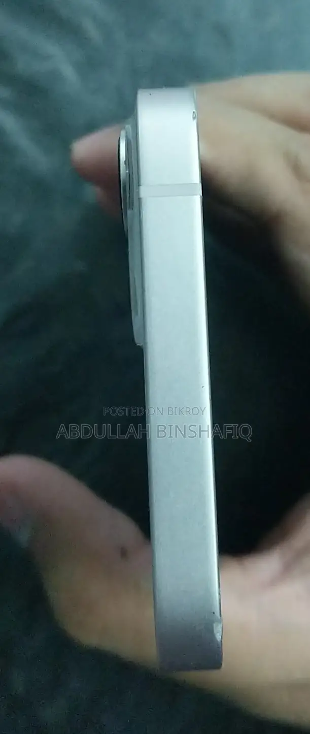 Apple iPhone 13 (Used)