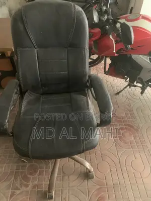 Office chair and table