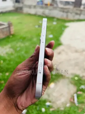 Apple iPhone 13 (Used)