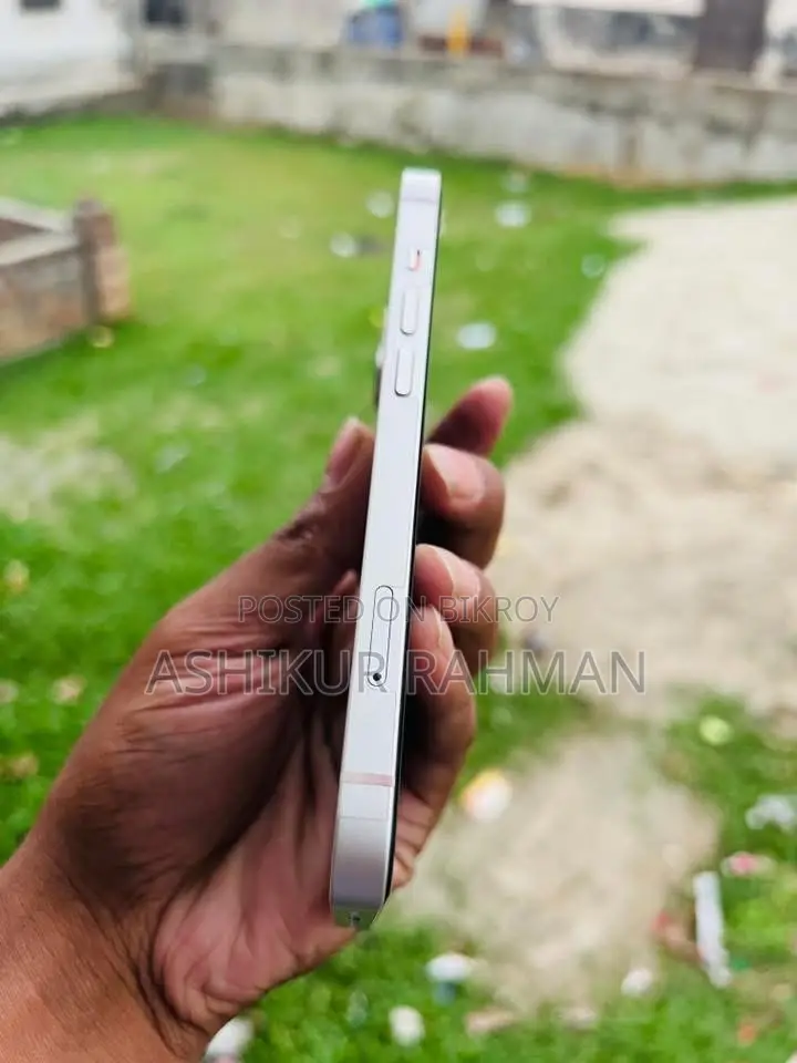 Apple iPhone 13 (Used)