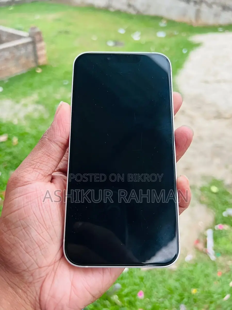 Apple iPhone 13 (Used)