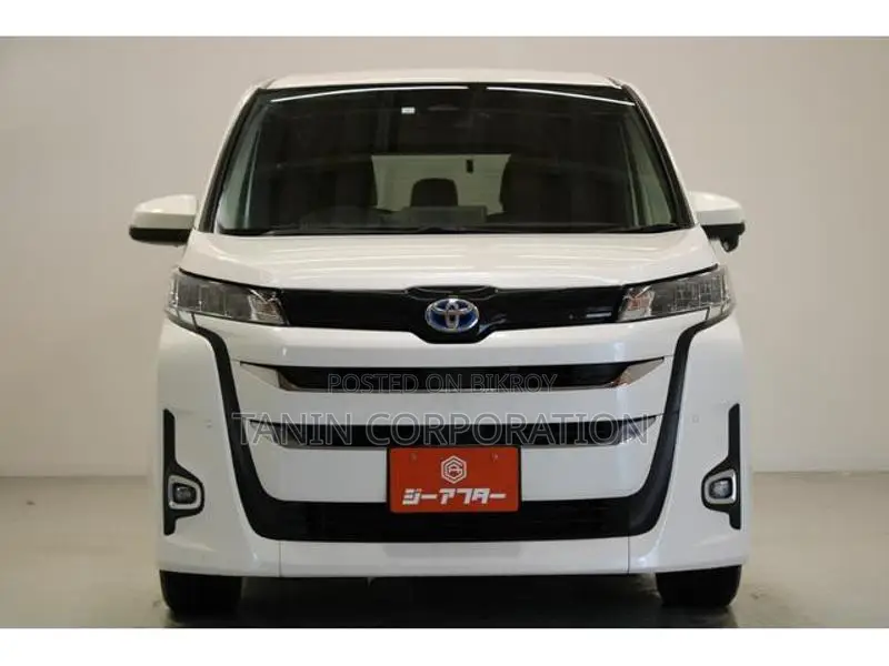 Toyota Noah Hybrid X 2022