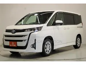 Toyota Noah Hybrid X 2022