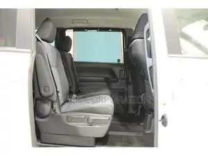 Toyota Noah Hybrid X 2022