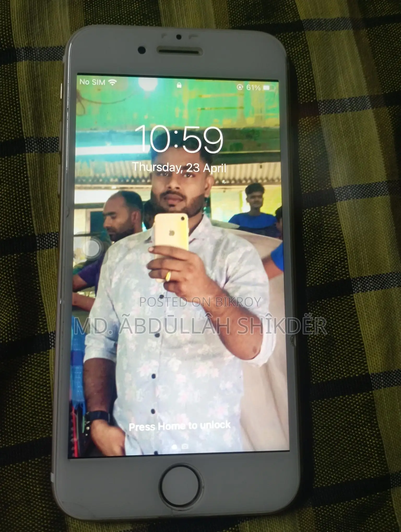 Apple iPhone 7 . (Used)