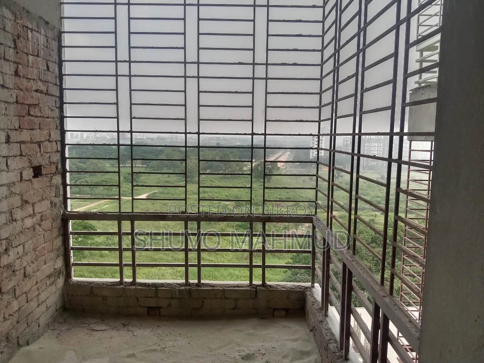 1260 sq ft south-facing flat for sale.