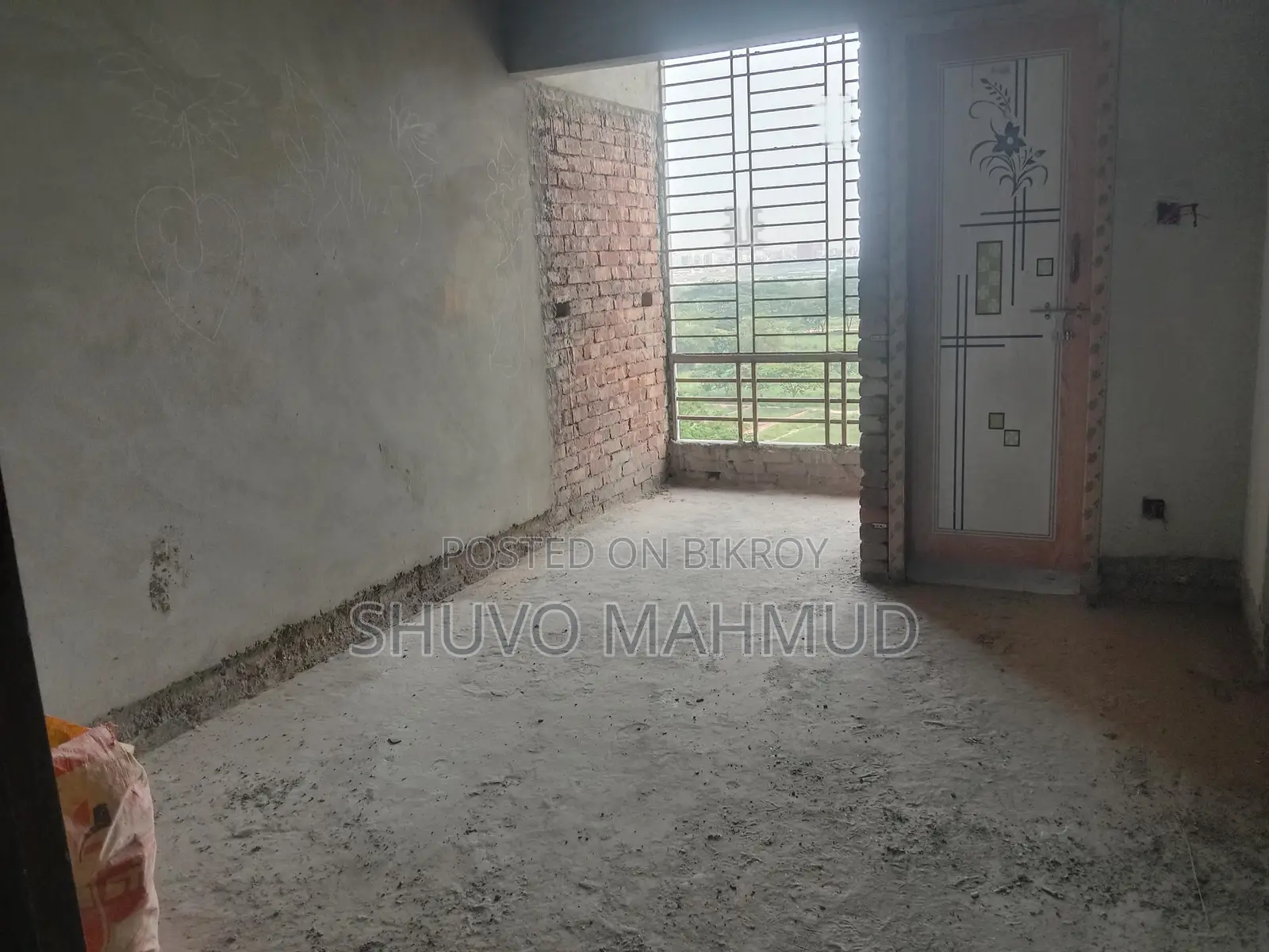 1260 sq ft south-facing flat for sale.