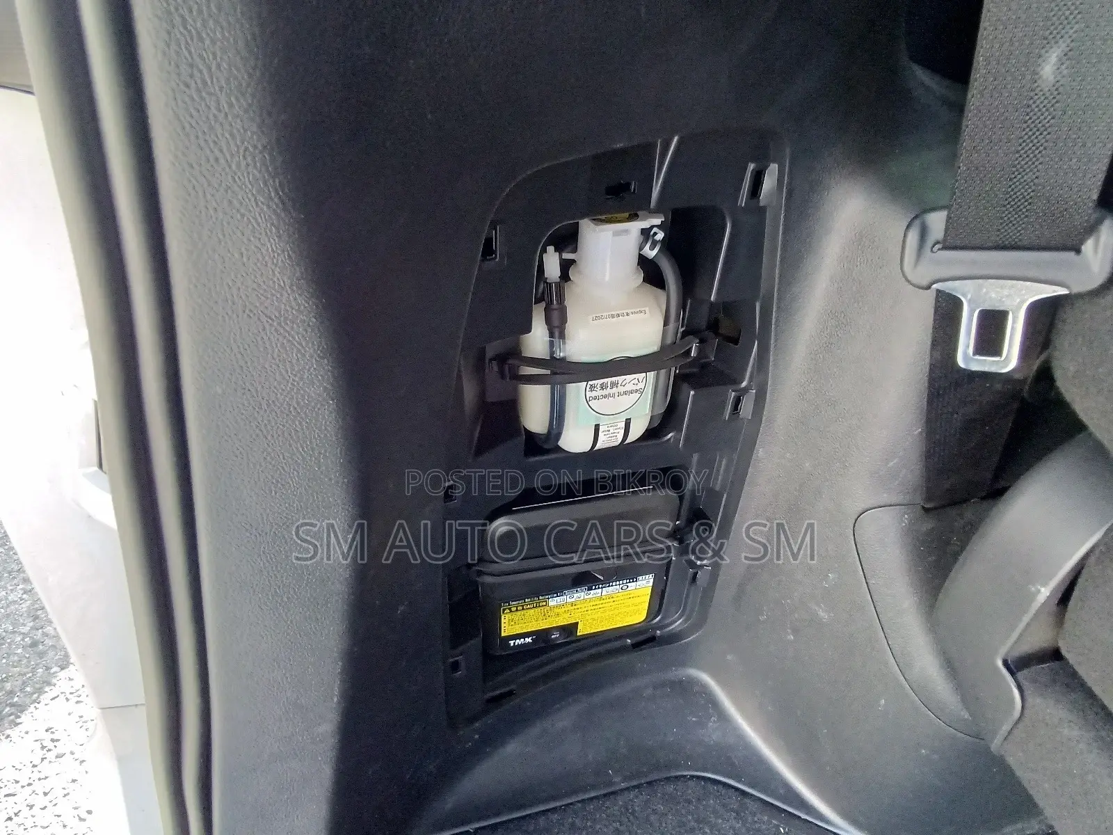Toyota Noah Hybrid G Silver 2021