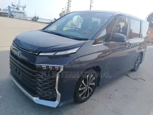 Toyota Voxy NON HYBRID S-Z PKG 2022