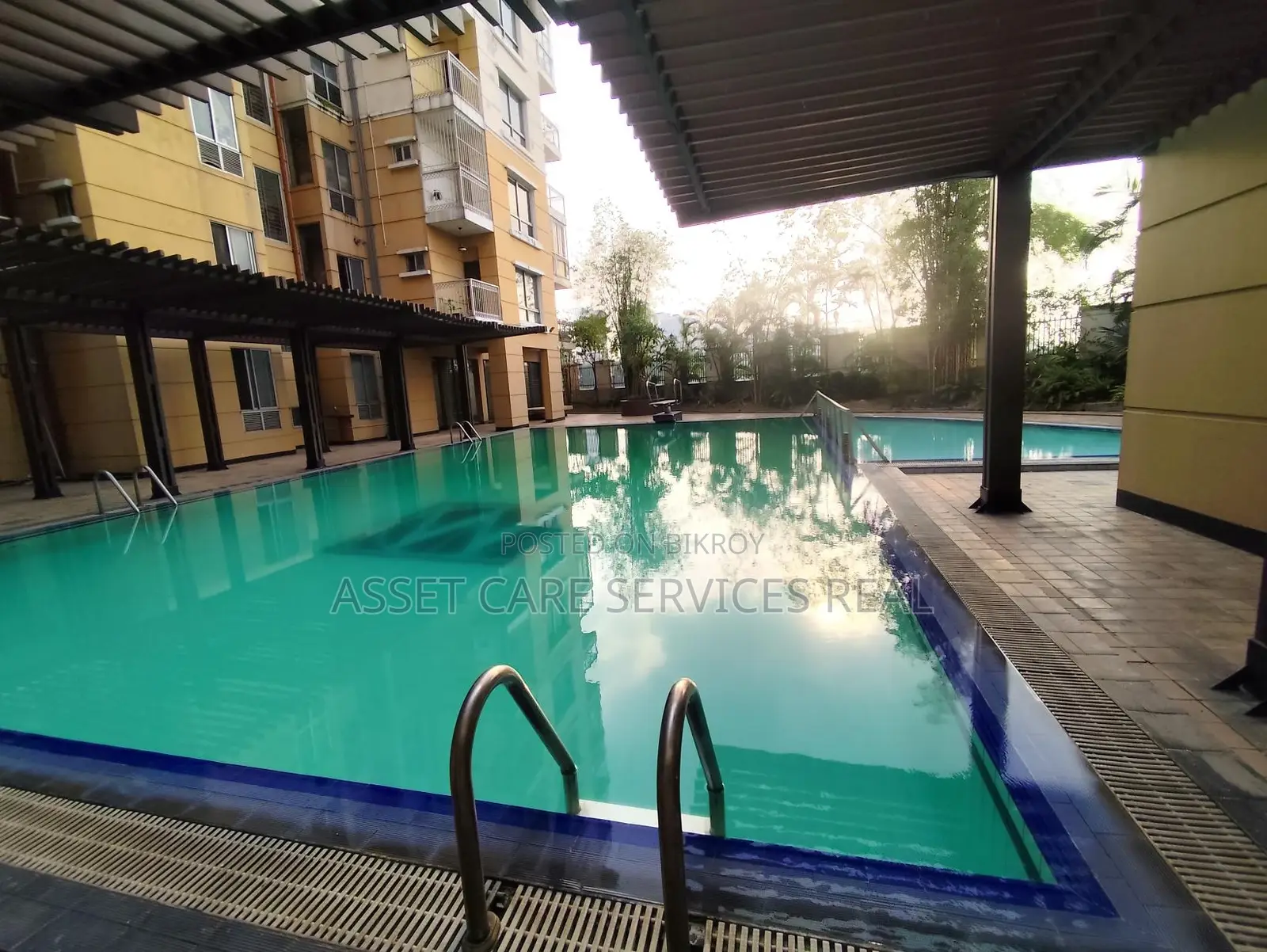 ৮৮০০ বর্গফুটের ডুপ্লেক্স ৫ বেডরুমের অ্যাপার্টমেন্ট ভাড়া হবে গুলশানে (জিম, পুল, লেক ভিউ)