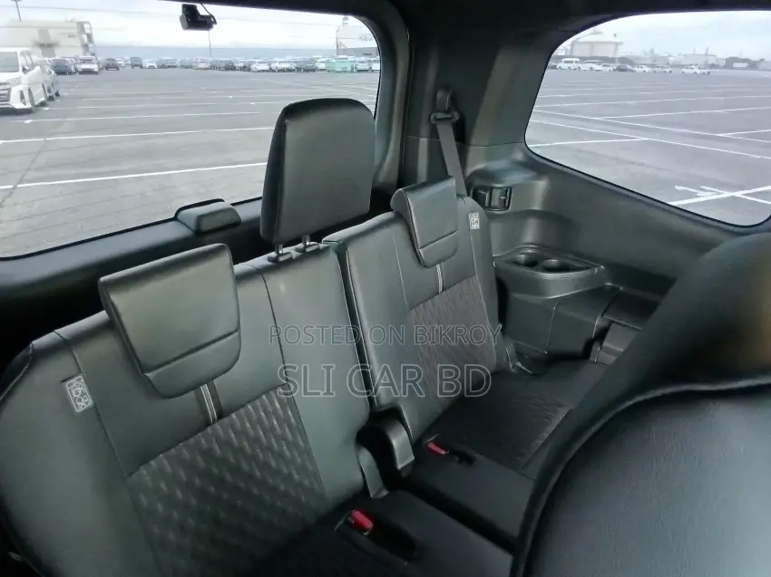 Toyota Noah HYBRID S-Z 2023