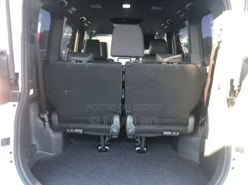 Toyota Noah HYBRID S-Z 2023