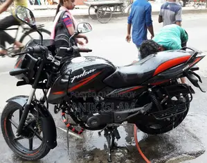 Bajaj Pulsar 150 2017