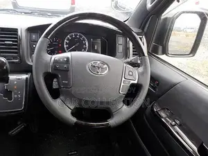 Toyota Hiace Super GL 2021