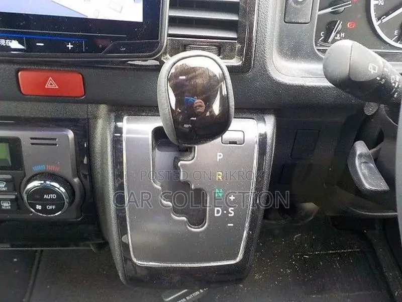 Toyota Hiace Super GL 2021