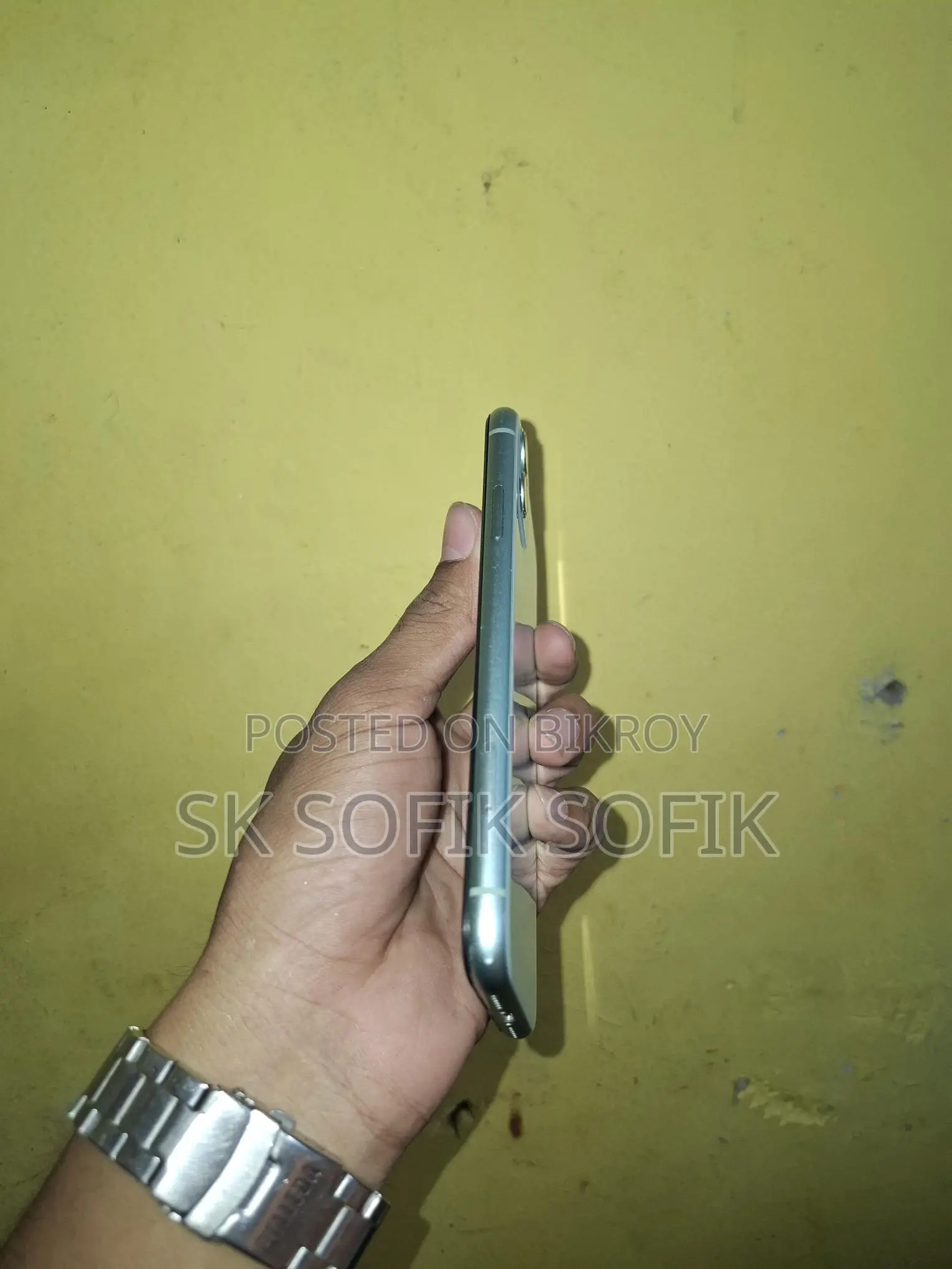 Apple iPhone 11 (Used)