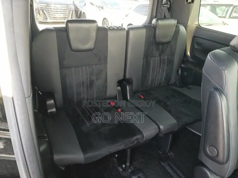 Toyota Esquire GI Premium Hybrid 2020