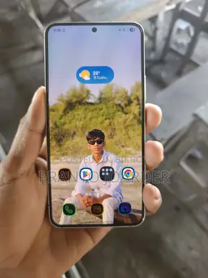 Samsung Galaxy S22 (Used)
