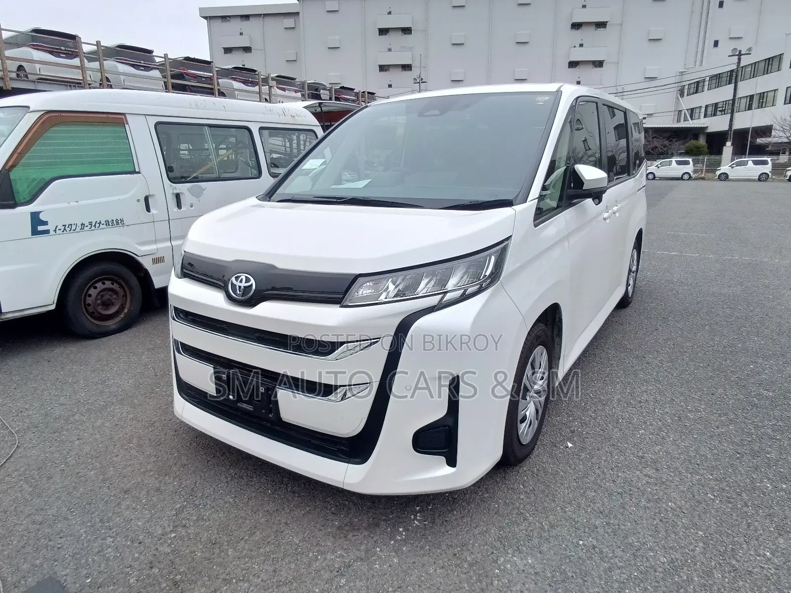 Toyota Noah Non Hybrid X Pearl 2022