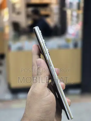 Samsung Galaxy S22 Ultra . (Used)
