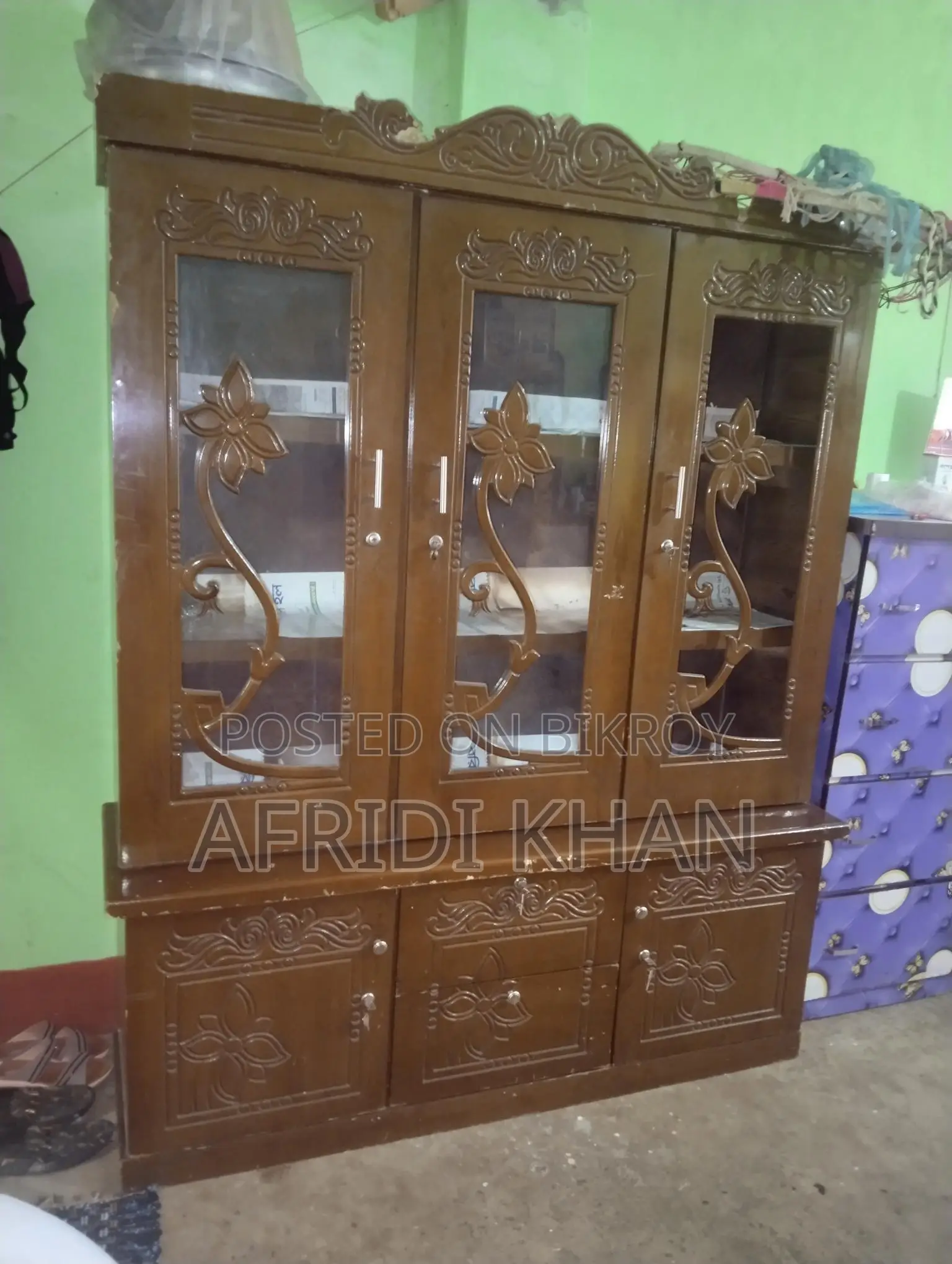 দেয়াল শোকেস