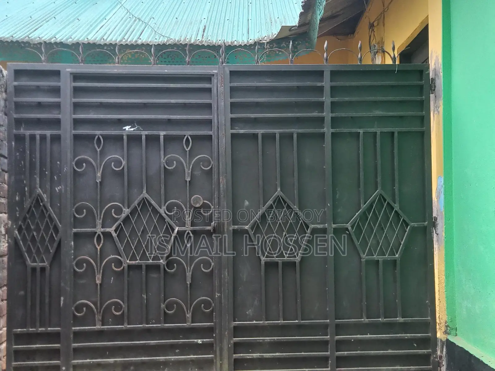Attractive fully constructed house for sale.