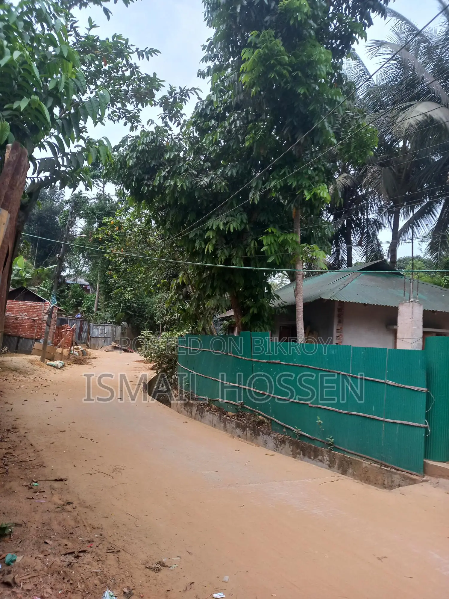 Attractive fully constructed house for sale.